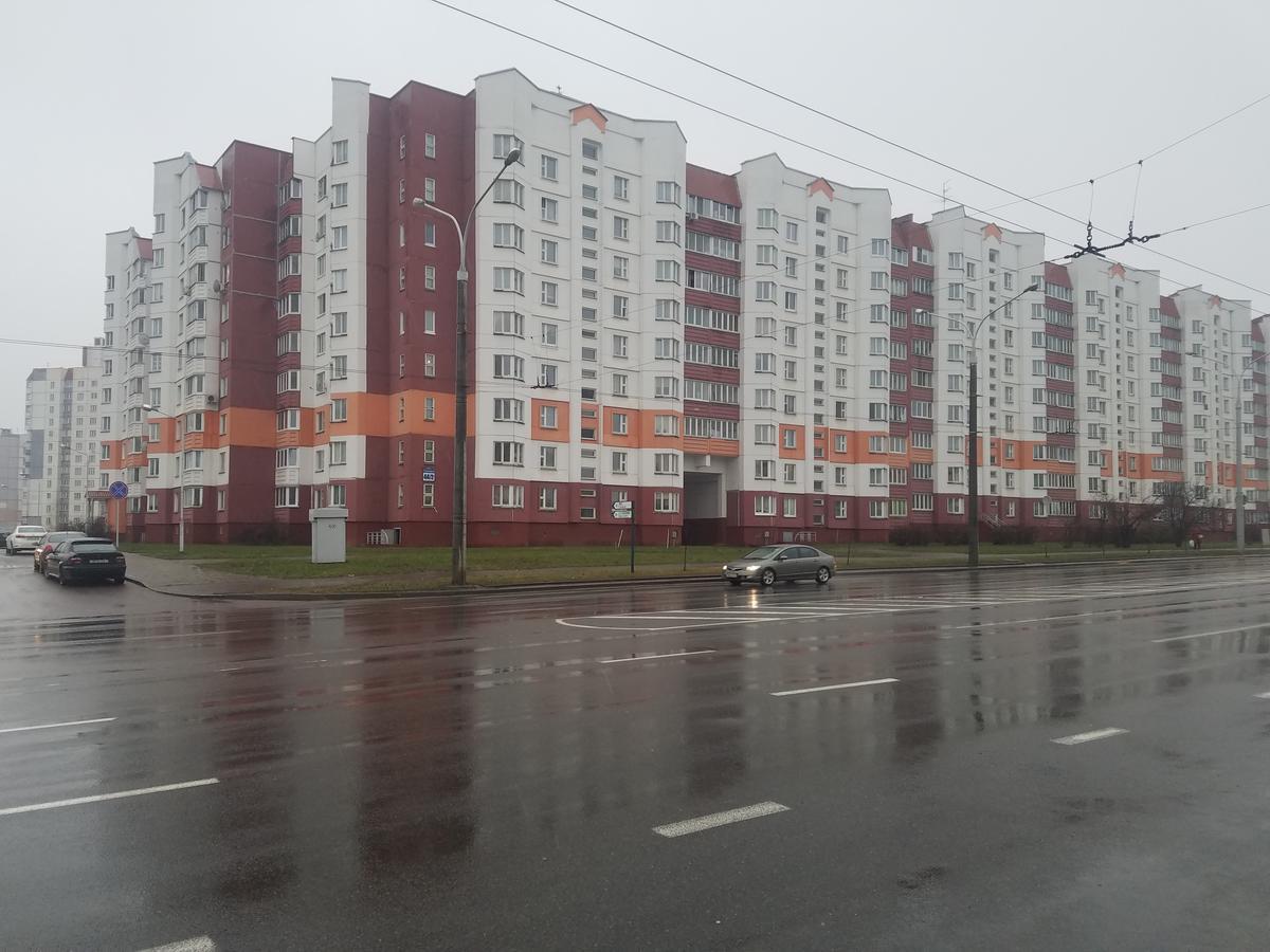 Apartment On Metro Mihalova 明斯克 外观 照片